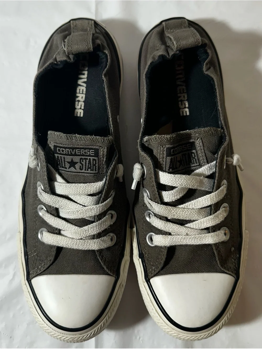 CONVERSE Women’s Size 6/Kids Size 4Y Black and White Canvas Low-Top Sneakers